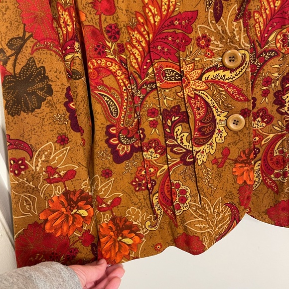 Gorgeous camel brown and red paisley blazer - Picture 7 of 13